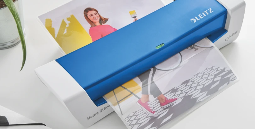 Laminator - co to jest, jak działa i do czego może Ci się przydać?