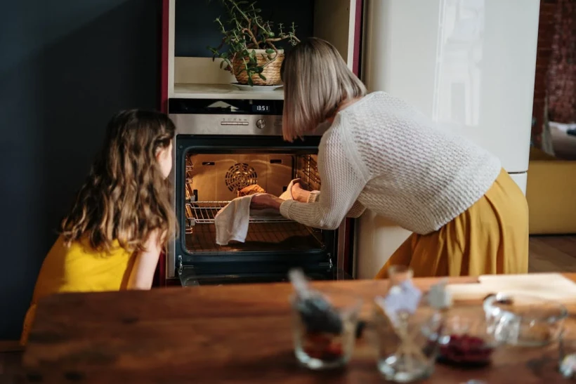 Jak wyczyścić piekarnik? Domowe sposoby, aby czyścić piekarnik szybko i bezpiecznie